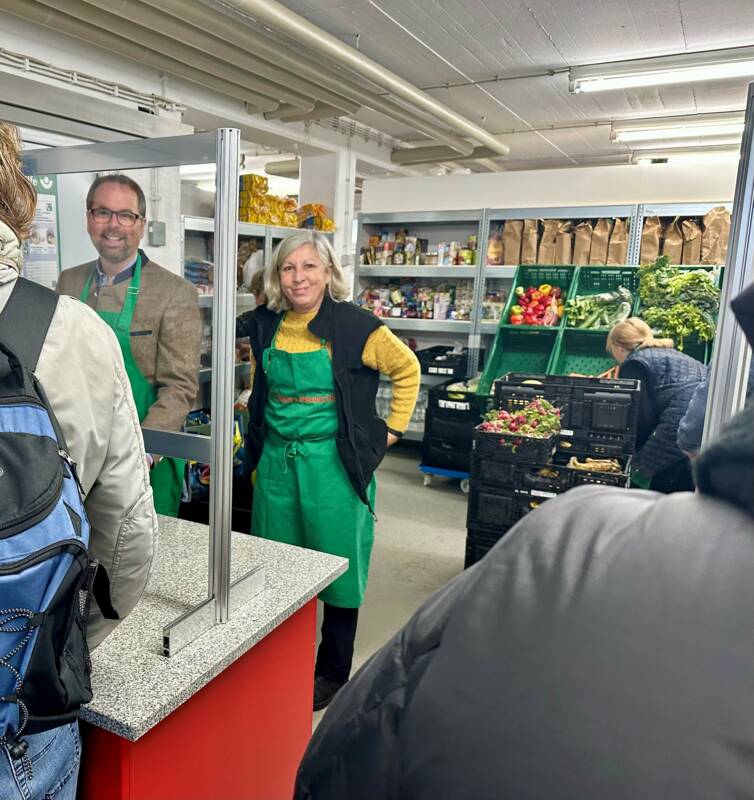 Bürgermeister hilft bei Tafel